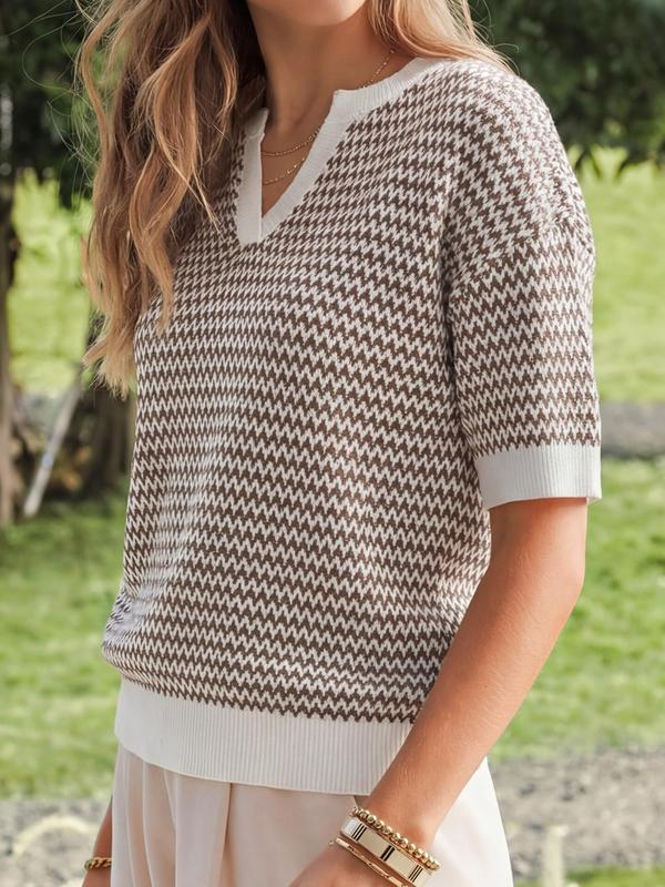 Women's Chevron V-Neck Knit Sweater - Side detail